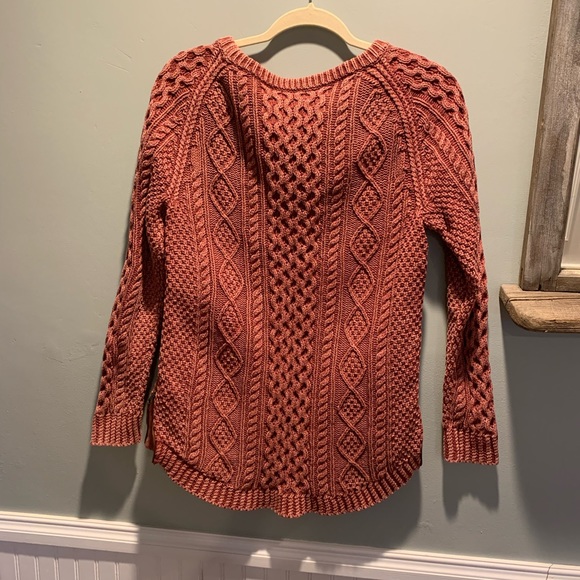 LL Bean signature cable knit sweater - Picture 2 of 4